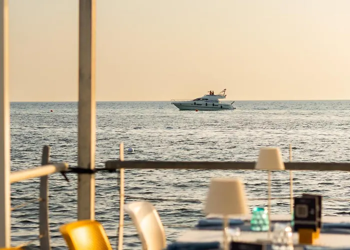 Popula - The Lifestyle 4*