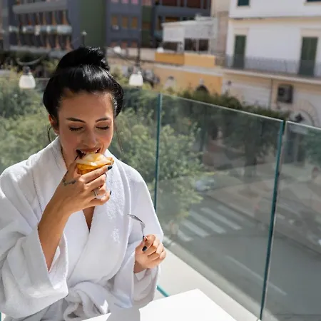 Hotel Popula - The Lifestyle